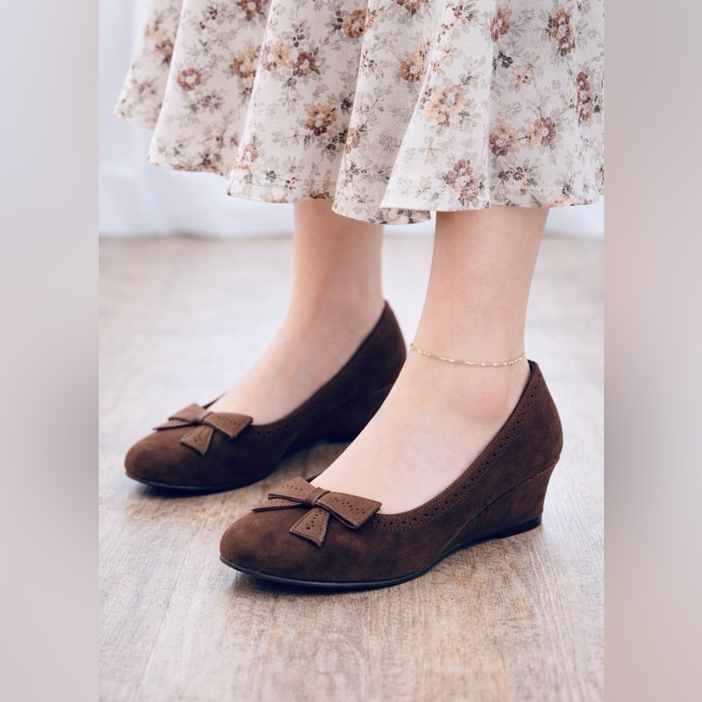 Contesa Brown Suede Bow Wedge Pumps Size 8 Comfort Heels
